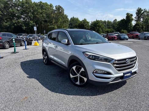Used 2016 Hyundai Tucson Limited w/ Option Group 03 AWD/4WD image 3