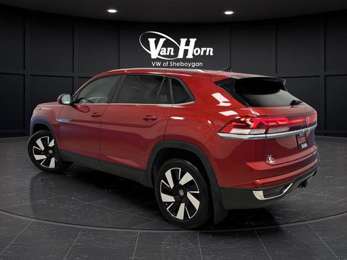 Used 2024 Volkswagen Atlas Cross Sport SE image 3