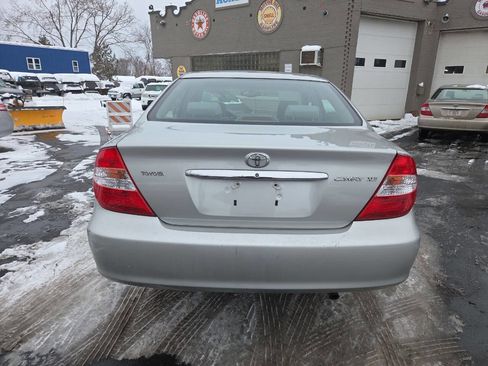 Used 2004 Toyota Camry XLE image 5