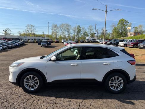 Used 2021 Ford Escape SE image 8