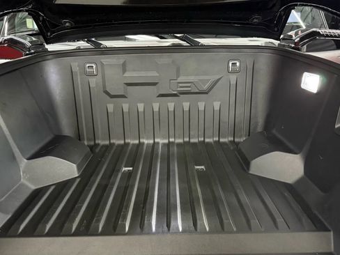 Used 2025 GMC Hummer EV 2X image 38