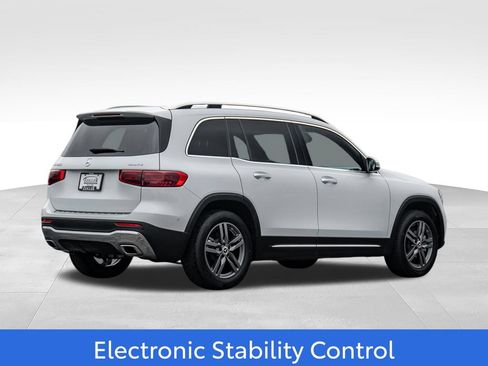 Used 2024 Mercedes-Benz GLB 250 4MATIC w/ Winter Heating Package image 7