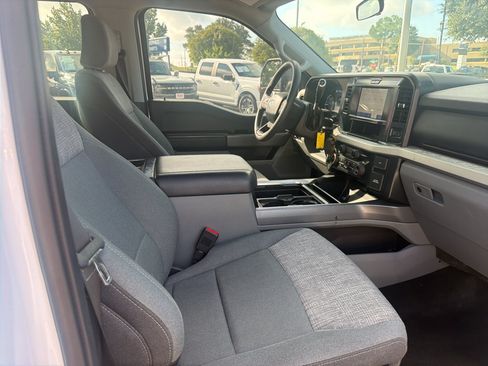 Used 2025 Ford F250 XLT w/ FX4 Off-Road Package AWD/4WD image 11