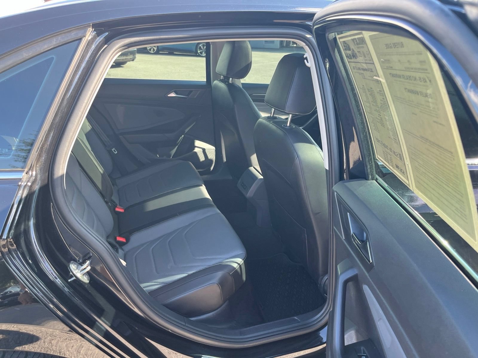 Used 2025 Volkswagen Jetta SEL FWD image 32