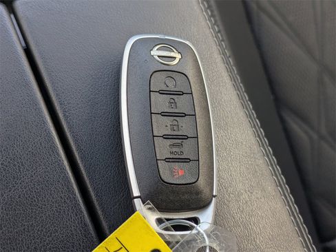 Used 2023 Nissan Rogue Platinum w/ Platinum Premium Package image 30