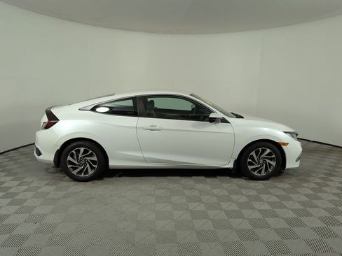 Used 2020 Honda Civic LX image 2