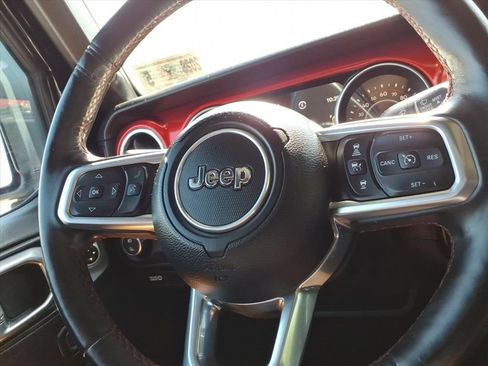 Used 2020 Jeep Gladiator Rubicon AWD/4WD image 17