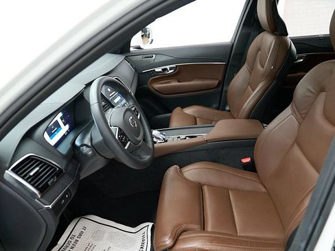 Certified 2024 Volvo XC90 T8 Ultimate AWD/4WD image 17