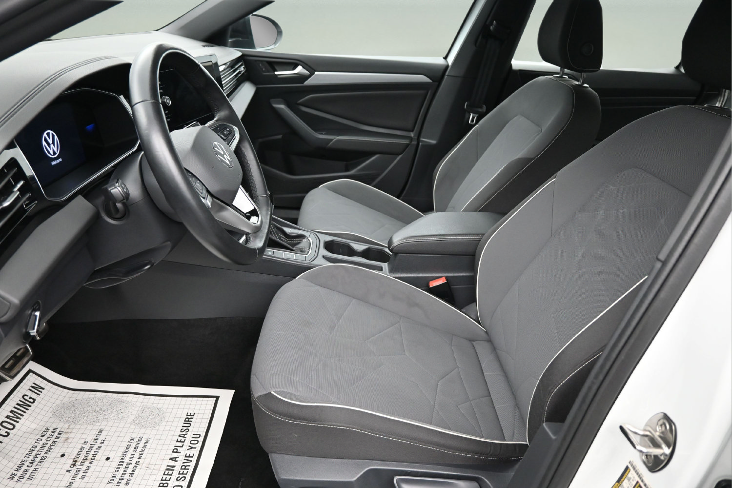 Used 2025 Volkswagen Jetta Sport FWD image 9