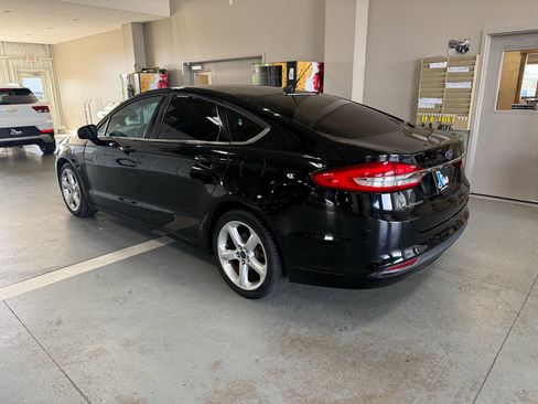 Used 2017 Ford Fusion S FWD image 5