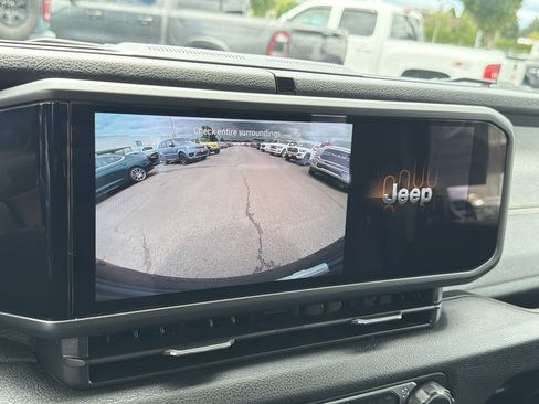 Used 2025 Jeep Wrangler Sport AWD/4WD image 18