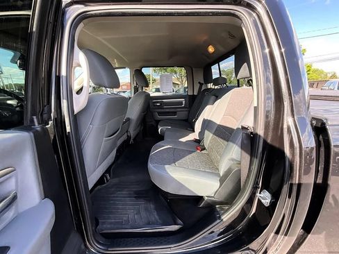 Used 2017 RAM 2500 SLT w/ Black Appearance Group AWD/4WD image 36
