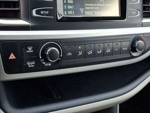 Used 2018 Toyota Highlander LE image 17