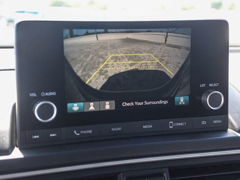 Certified 2025 Honda Pilot Sport image 24