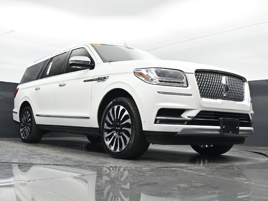 Used 2021 Lincoln Navigator L Black Label w/ Cargo Convenience Package AWD/4WD image 21