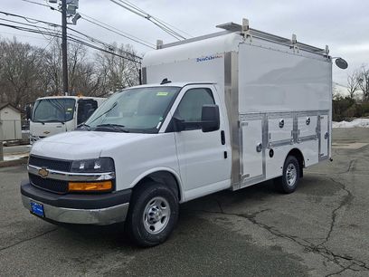 New 2026 Chevrolet Express 3500 w/ Power Convenience Package