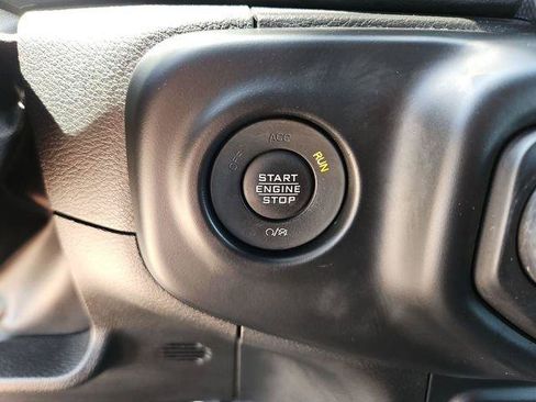 Used 2023 Jeep Wrangler Unlimited Sahara AWD/4WD image 16