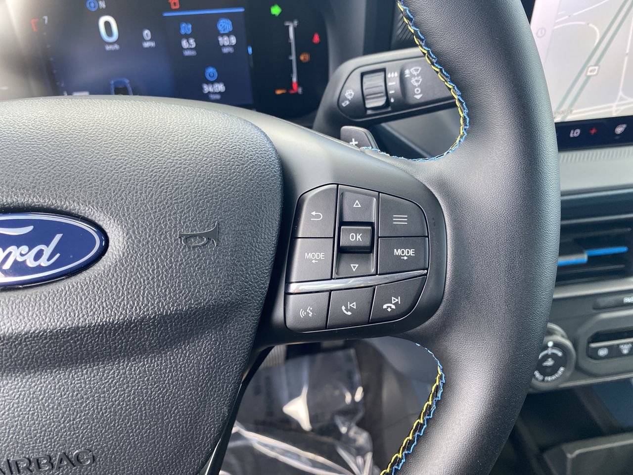 New 2026 Ford Maverick Lobo AWD/4WD image 32