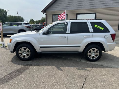 Used 2009 Jeep Grand Cherokee Laredo AWD/4WD image 8