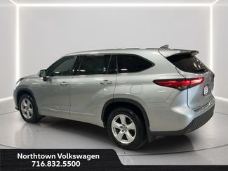 Used 2020 Toyota Highlander LE AWD/4WD video 3