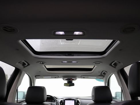 Used 2020 Chevrolet Traverse RS image 21