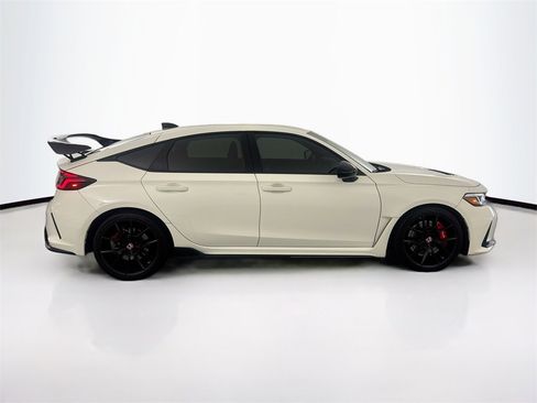 Used 2023 Honda Civic Type R image 4