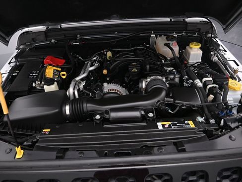 Certified 2022 Jeep Gladiator Willys image 25