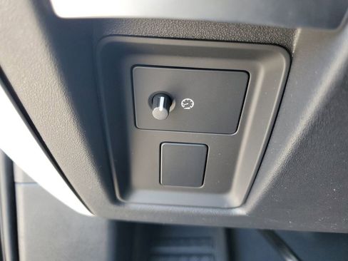 New 2026 Land Rover Defender 130 X-Dynamic SE AWD/4WD image 14