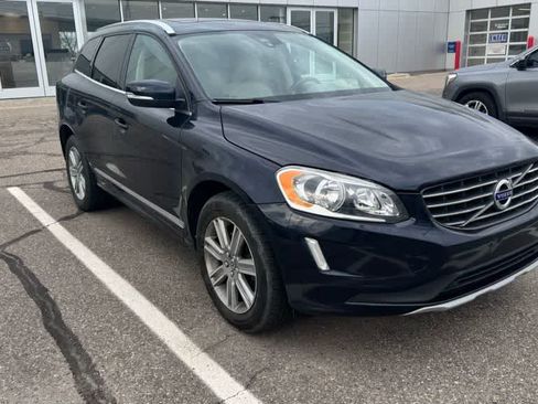 Used 2016 Volvo XC60 T6 w/ Proximity Package image 3