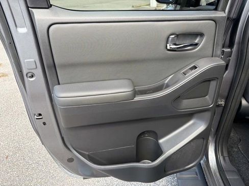 Used 2024 Nissan Frontier SV w/ Tow Package image 13