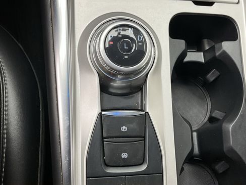 Certified 2022 Ford Explorer XLT w/ Equipment Group 202A AWD/4WD image 26