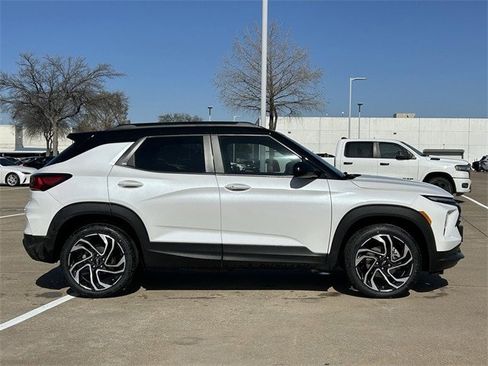 Used 2024 Chevrolet TrailBlazer RS w/ Convenience Package image 3