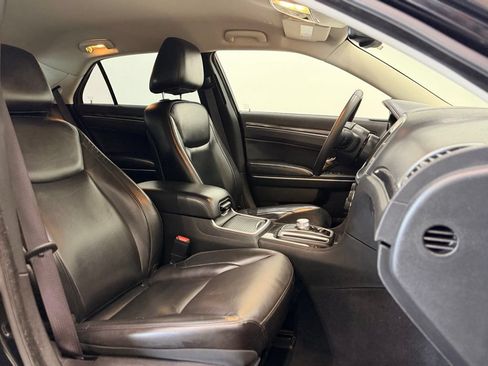 Used 2022 Chrysler 300 Touring L RWD image 19