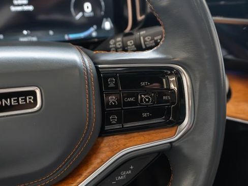 Used 2022 Jeep Grand Wagoneer Series II w/ Flexible Seating Group AWD/4WD image 31