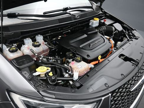 Used 2021 Chrysler Pacifica Touring-L image 71