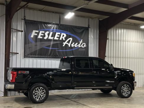 Used 2017 Ford F250 Lariat w/ Lariat Ultimate Package image 3