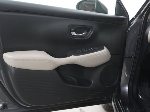 Used 2023 Honda HR-V LX image 18