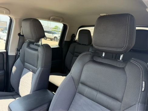 Used 2022 Nissan Frontier SV w/ Technology Package RWD image 22