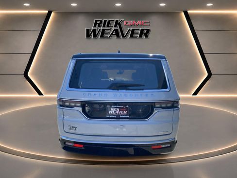 Used 2022 Jeep Grand Wagoneer Series II w/ Premium Group II AWD/4WD image 5