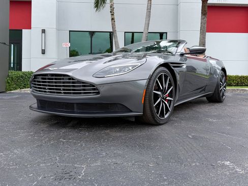 Used 2020 Aston Martin DB11 Volante RWD image 11