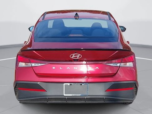 Certified 2025 Hyundai Elantra Sport FWD image 6
