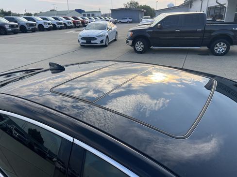 Used 2017 Chevrolet Impala LT FWD image 2