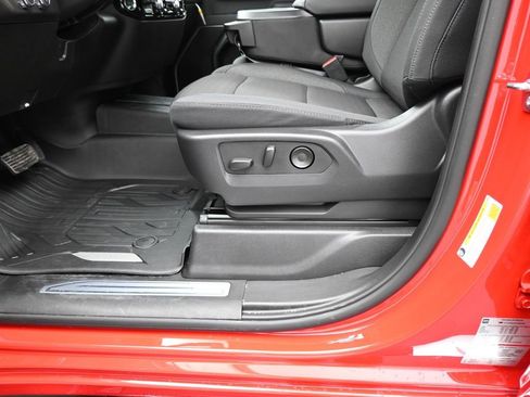 New 2026 GMC Sierra 1500 SLE image 8