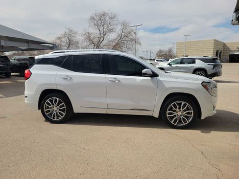 Used 2023 GMC Terrain Denali image 9