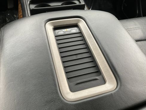 Used 2016 GMC Yukon XL Denali w/ Open Road Package image 31