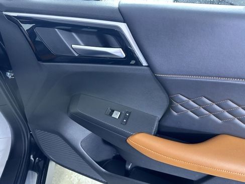 Used 2023 Mitsubishi Outlander SEL 40th Anniversary image 10