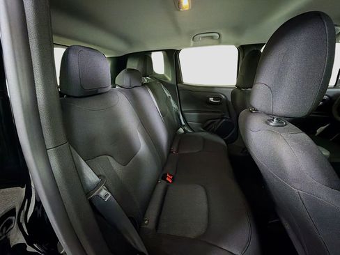 Used 2023 Jeep Renegade Latitude AWD/4WD image 27
