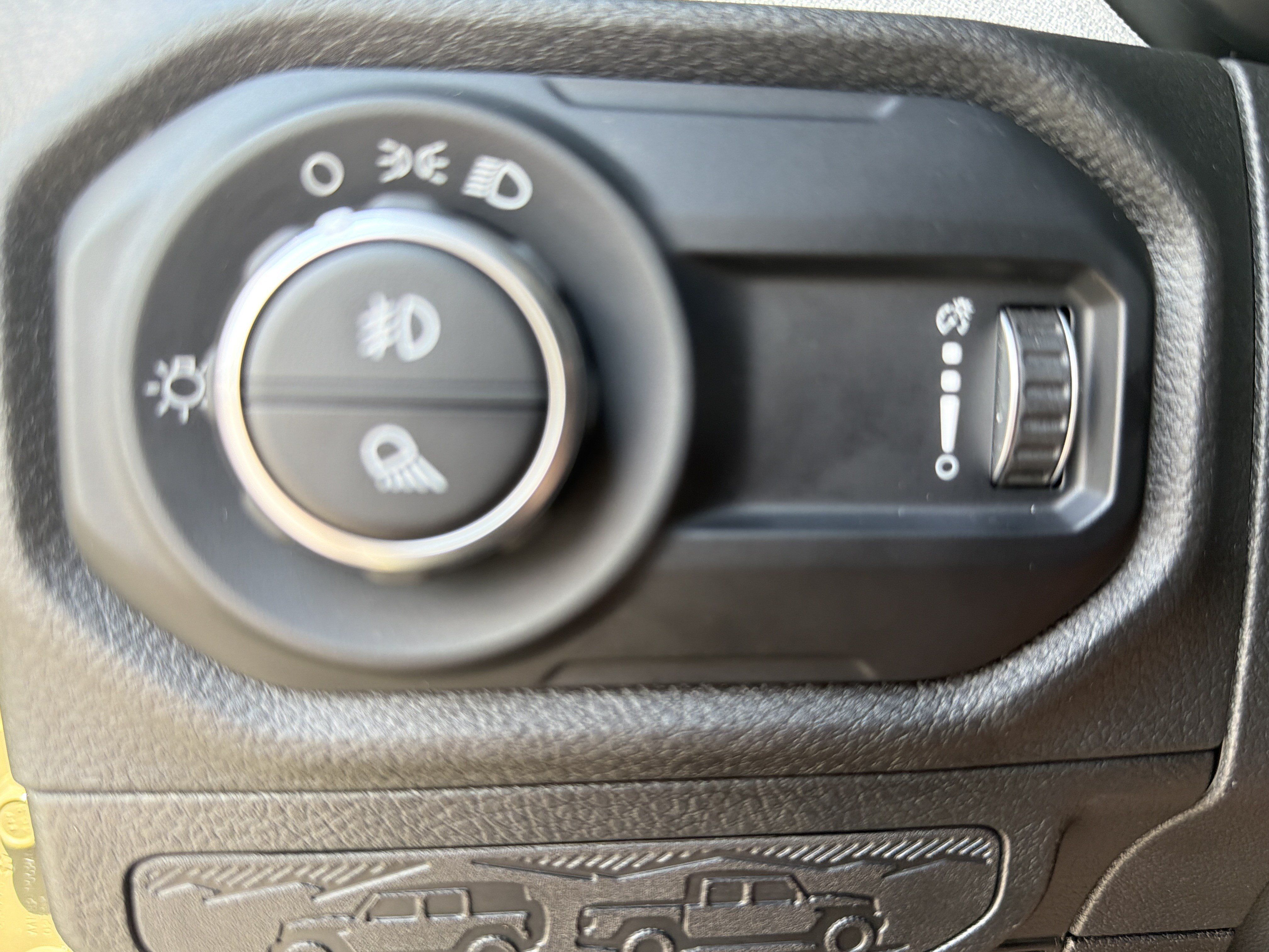 Used 2025 Jeep Gladiator Sport AWD/4WD image 36