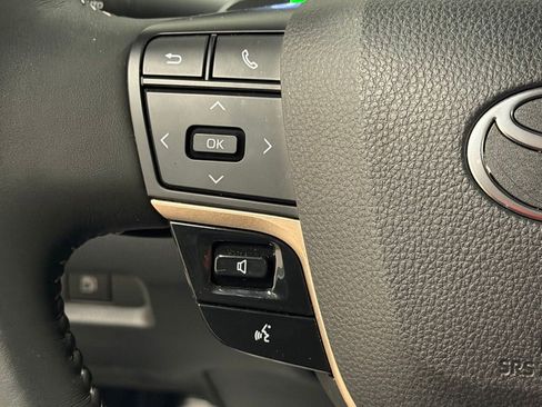 Used 2025 Toyota Crown Signia image 40