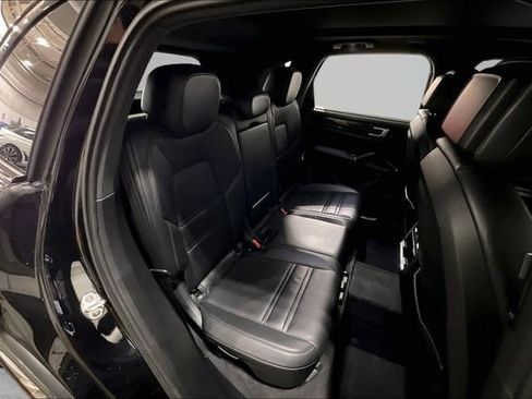 Used 2019 Porsche Cayenne AWD/4WD image 28
